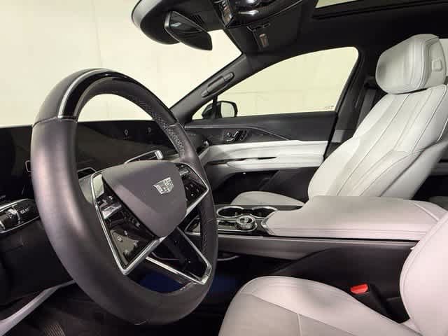 Used 2024 Cadillac Lyriq Luxury RWD image 7