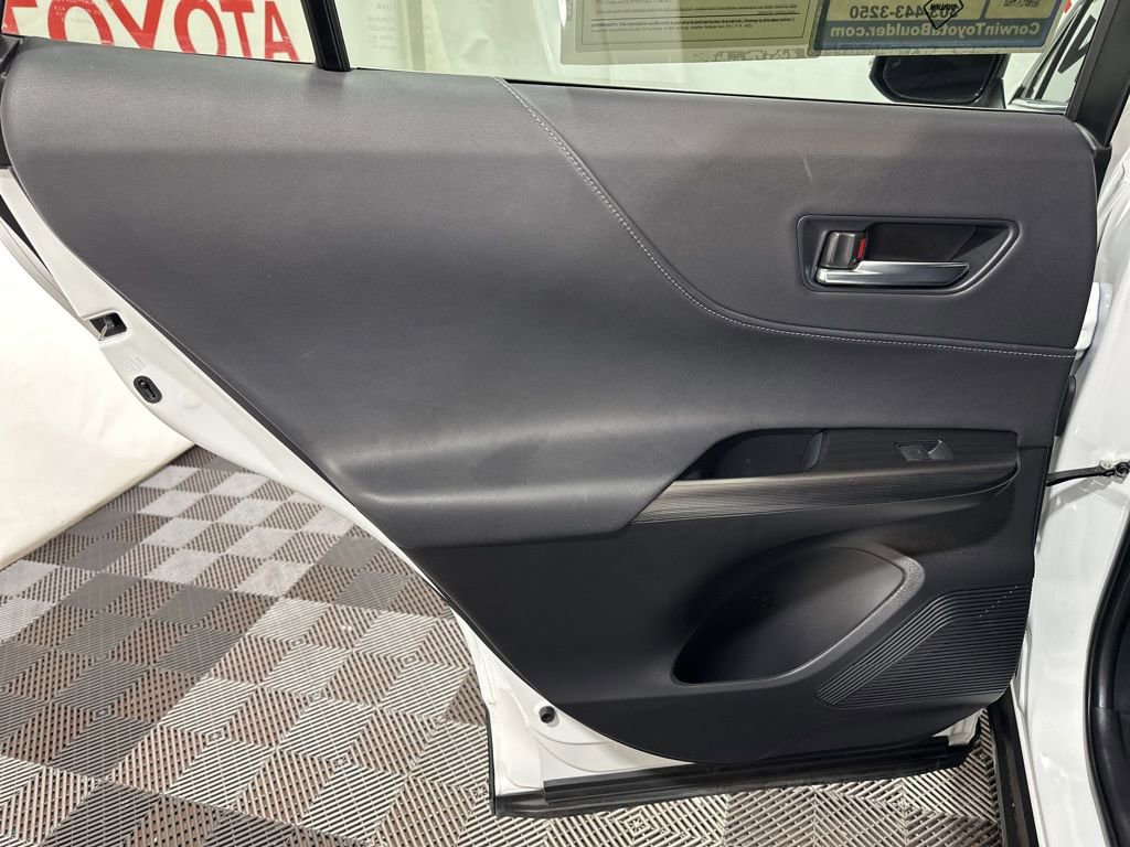 Used 2024 Toyota Venza Limited image 19