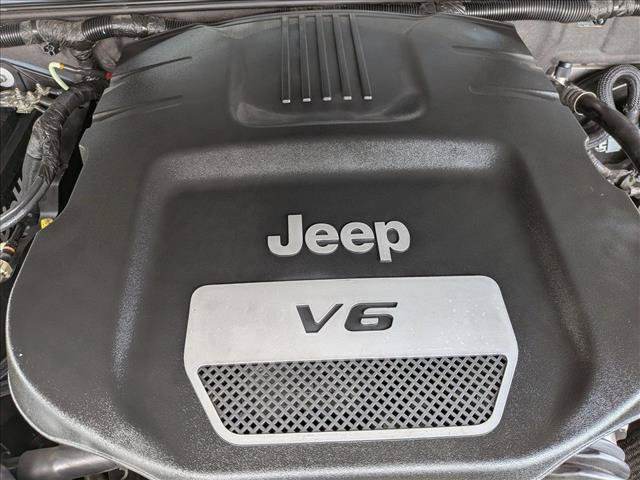Used 2014 Jeep Wrangler Unlimited Sahara AWD/4WD image 21