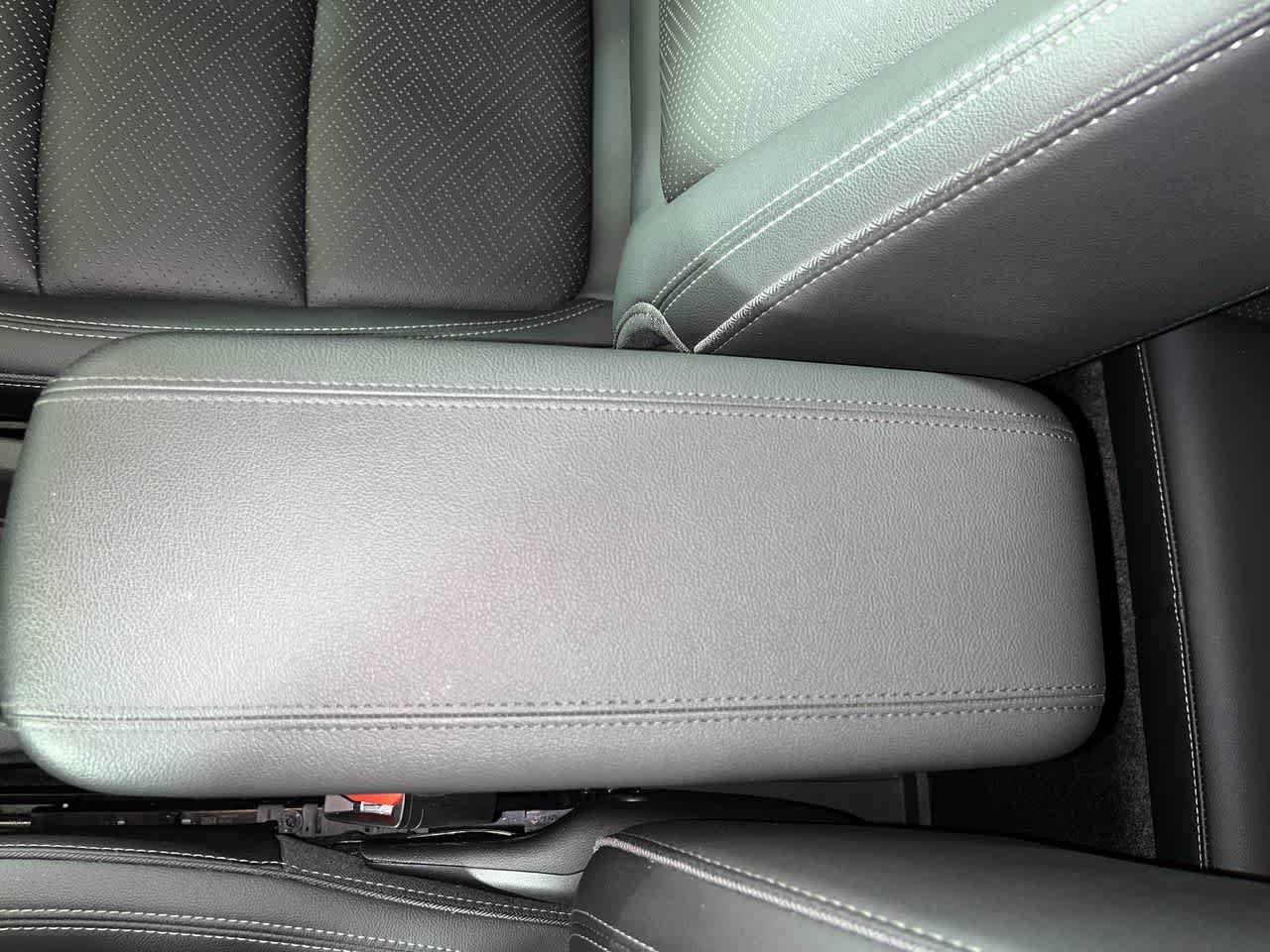 Used 2022 Buick Encore GX Essence FWD image 22