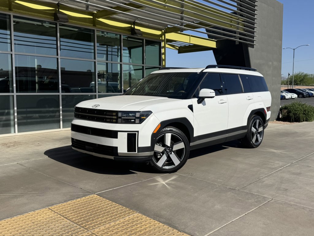 Used 2024 Hyundai Santa Fe Limited image 1