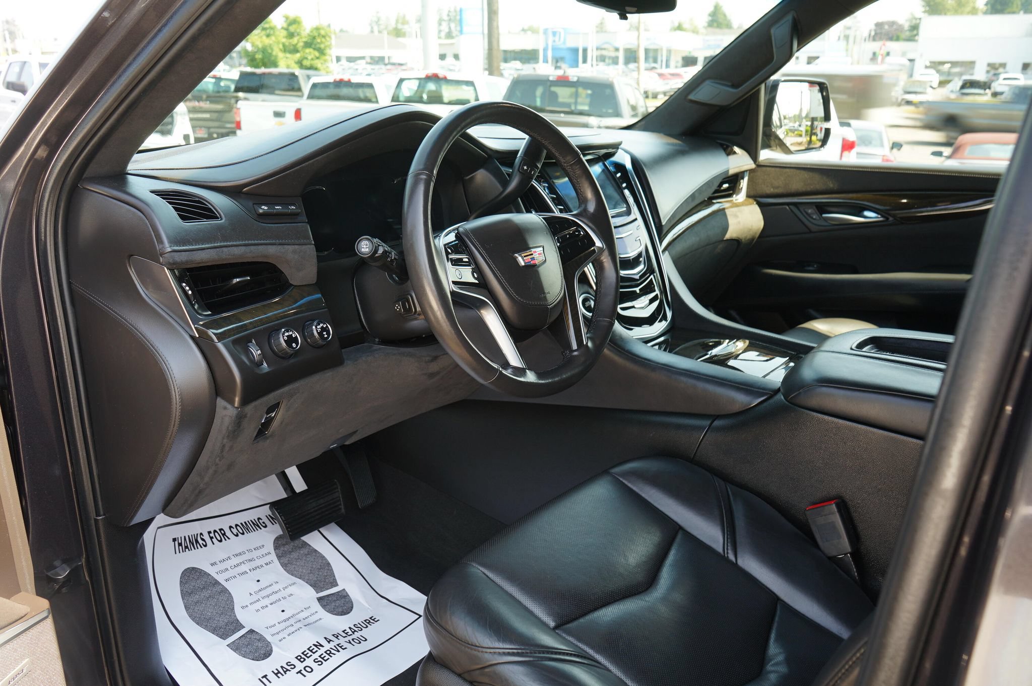 Used 2017 Cadillac Escalade Platinum AWD/4WD image 14