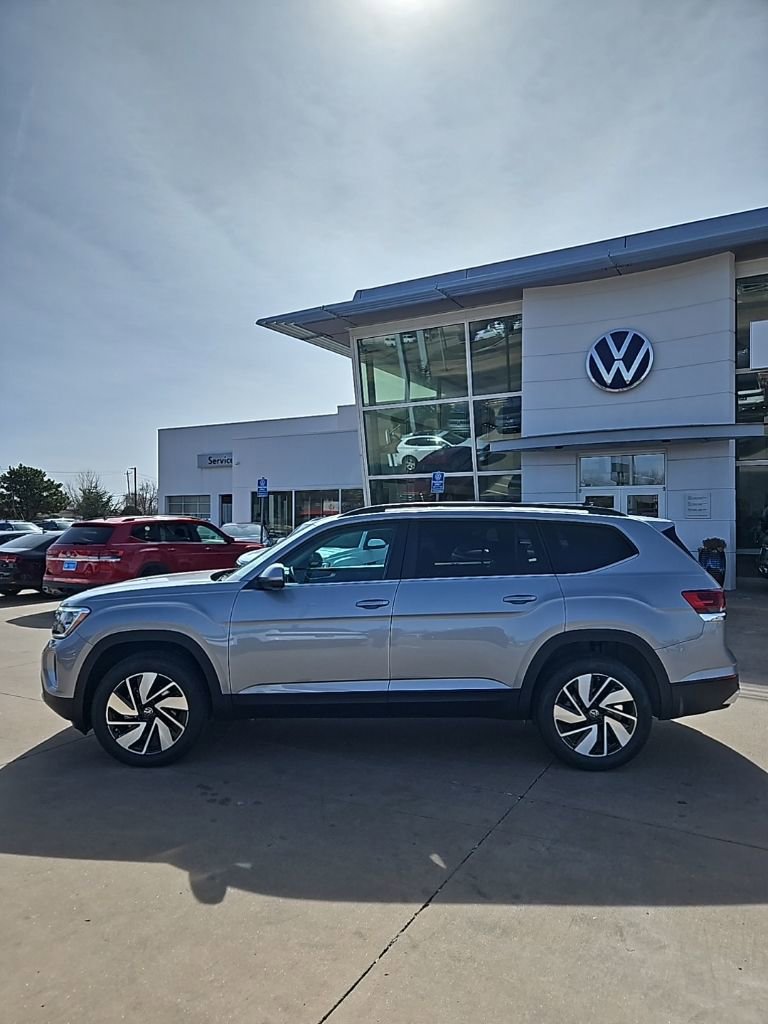 New 2026 Volkswagen Atlas SE image 8
