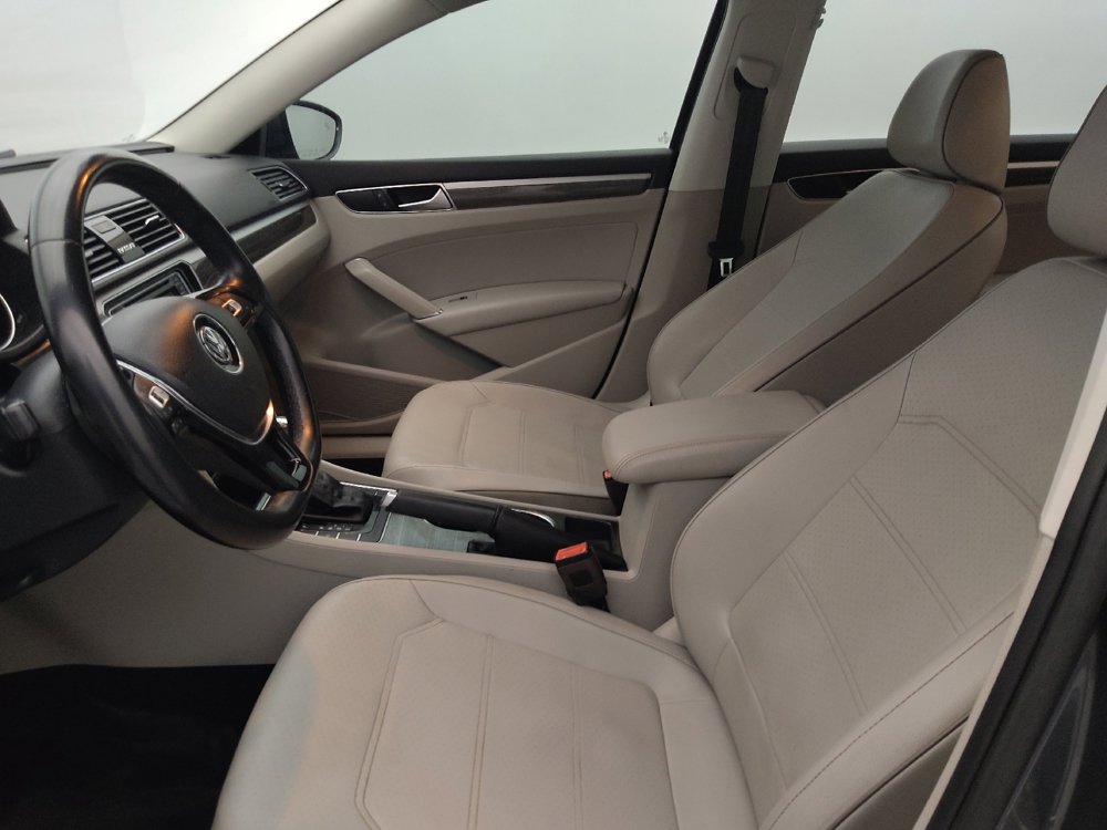 Used 2018 Volkswagen Passat 2.0T SE FWD image 17