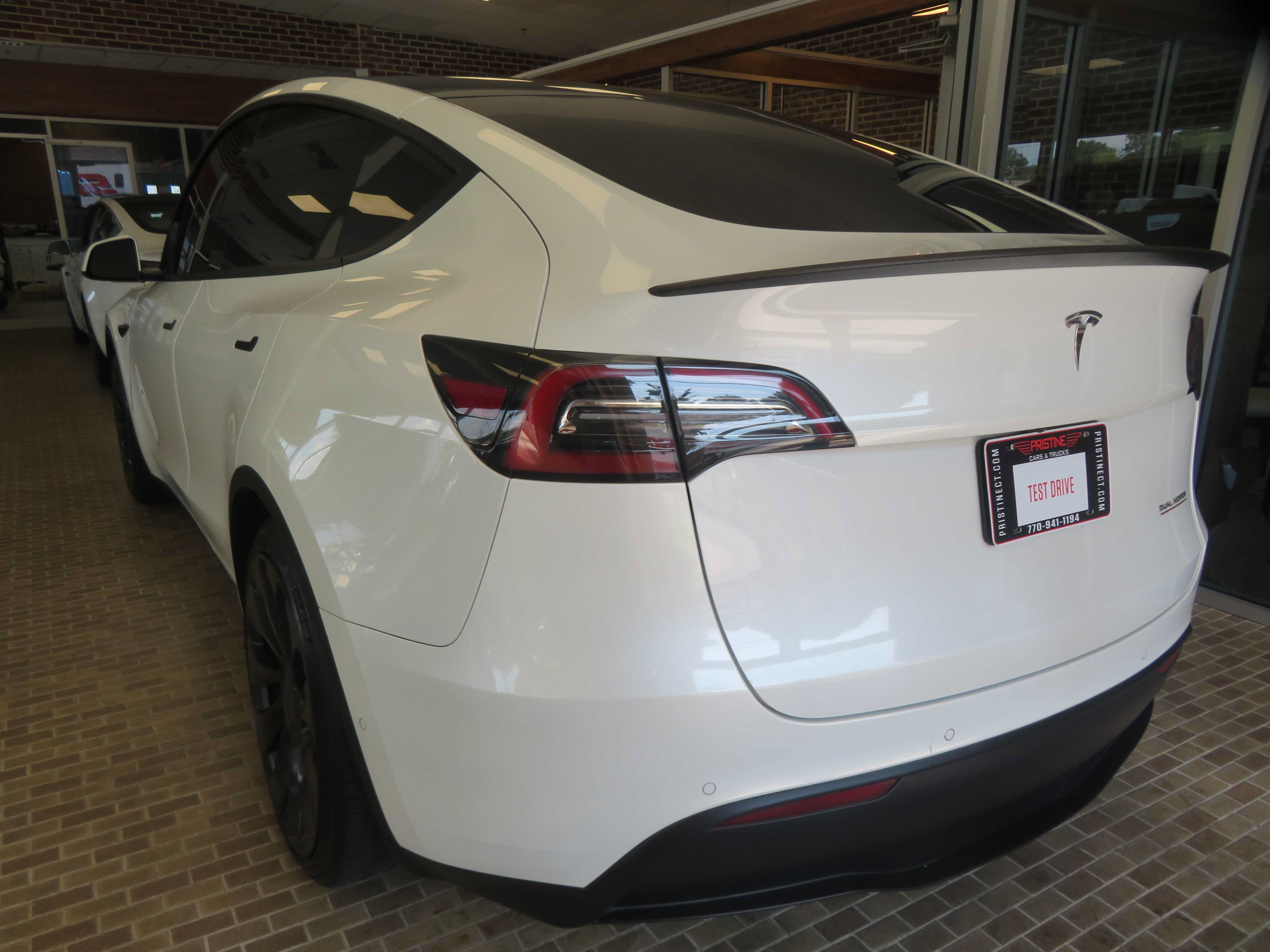 Used 2022 Tesla Model Y Performance AWD/4WD image 6