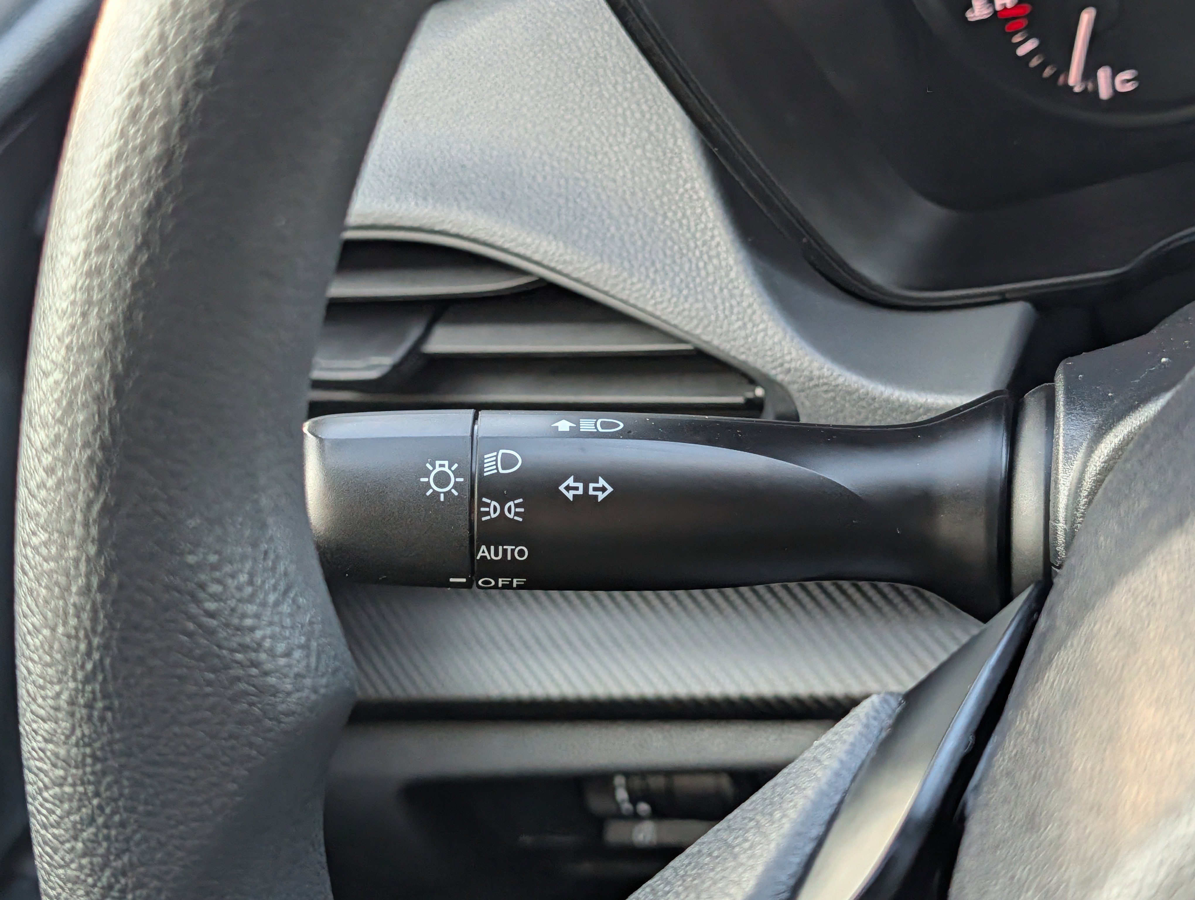 Certified 2025 Subaru Crosstrek 2.0i image 30