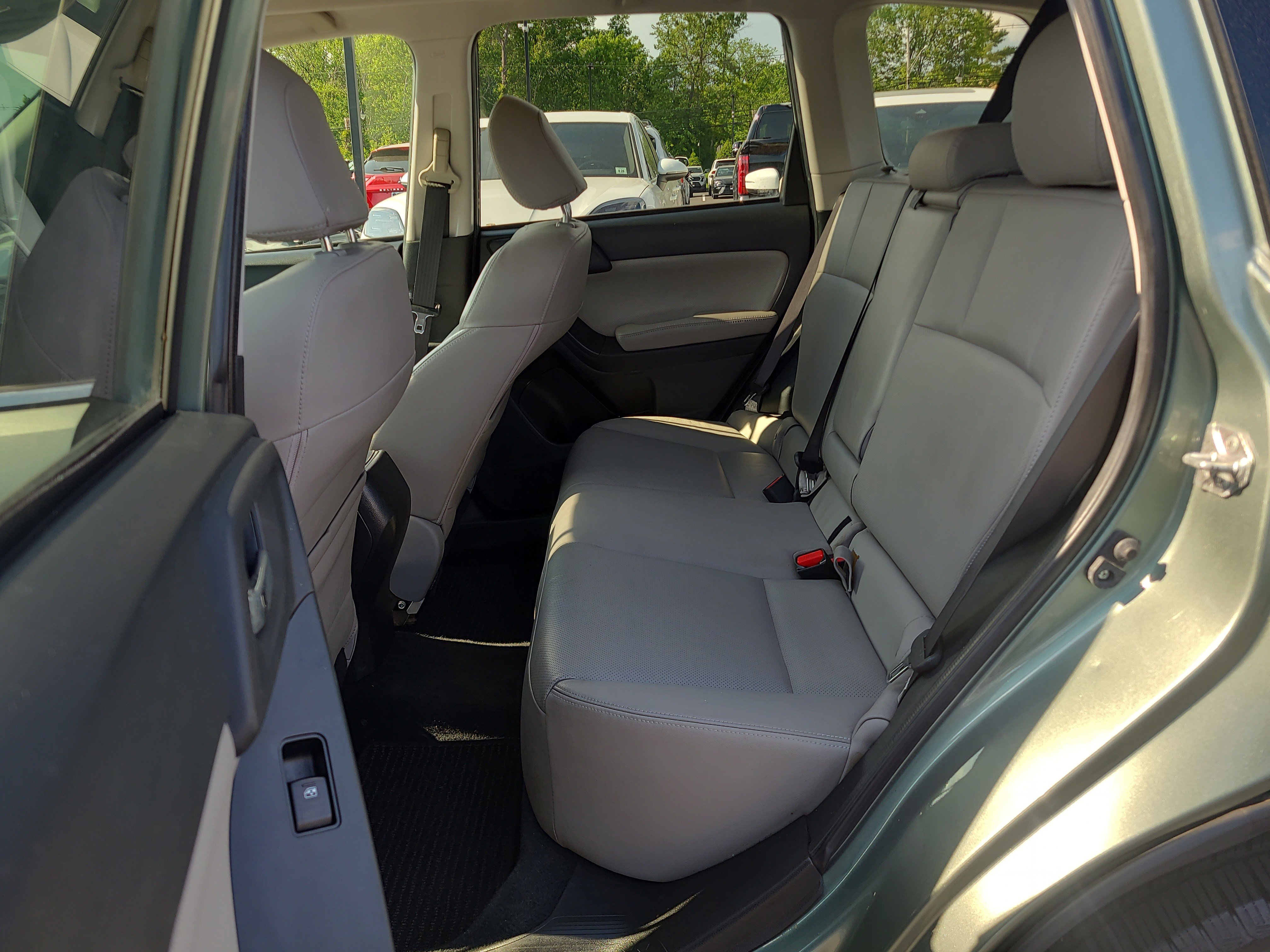 Used 2015 Subaru Forester 2.5i Limited AWD/4WD image 29