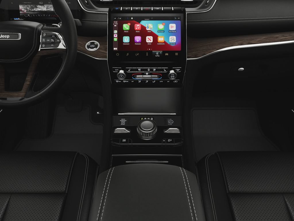 New 2024 Jeep Grand Cherokee Overland w/ Advanced Protech Group III AWD/4WD image 27