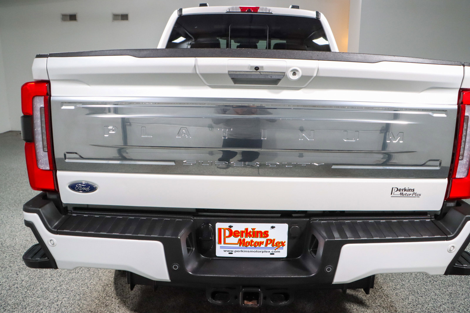 Used 2024 Ford F250 Platinum w/ FX4 Off-Road Package image 8