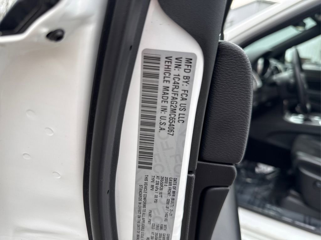 Used 2021 Jeep Grand Cherokee Laredo X AWD/4WD image 17