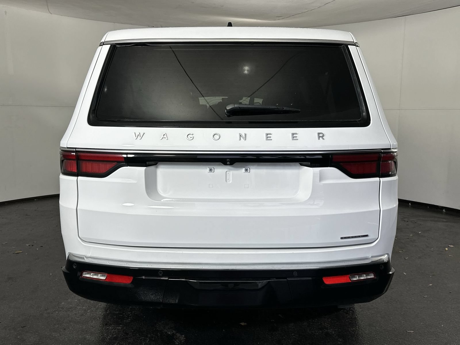 Used 2024 Jeep Wagoneer L Series III w/ Flexible Seating Group AWD/4WD image 7