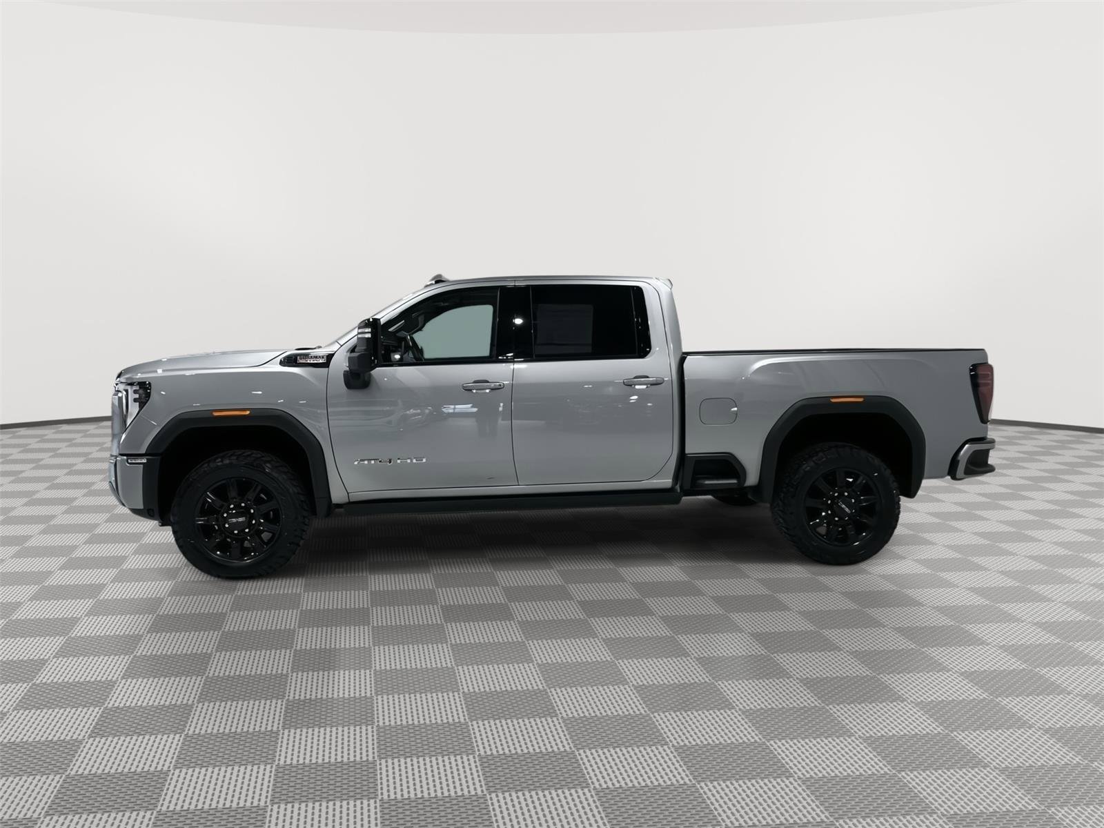 Used 2025 GMC Sierra 3500 AT4 w/ AT4 Premium Plus Package AWD/4WD image 2
