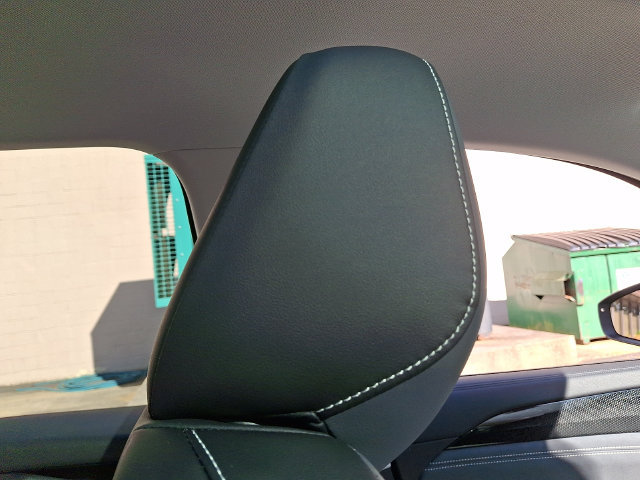 Used 2025 Volkswagen Tiguan SE w/ Panoramic Sunroof Package AWD/4WD image 13
