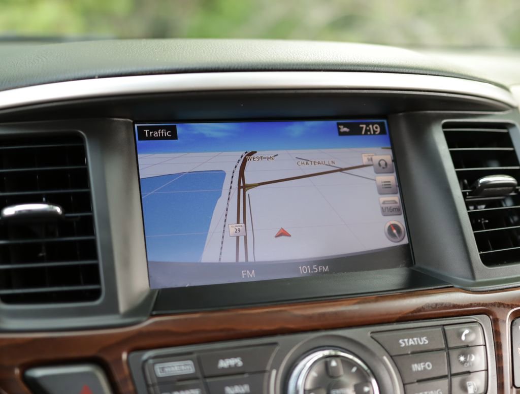 Used 2018 Nissan Pathfinder Platinum w/ Cargo Package AWD/4WD image 13