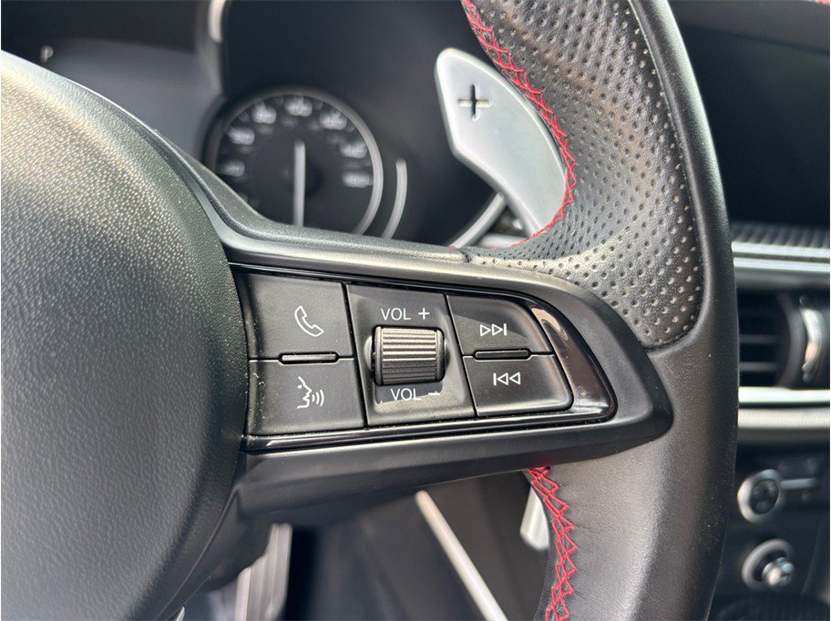 Used 2023 Alfa Romeo Stelvio Estrema AWD/4WD image 29