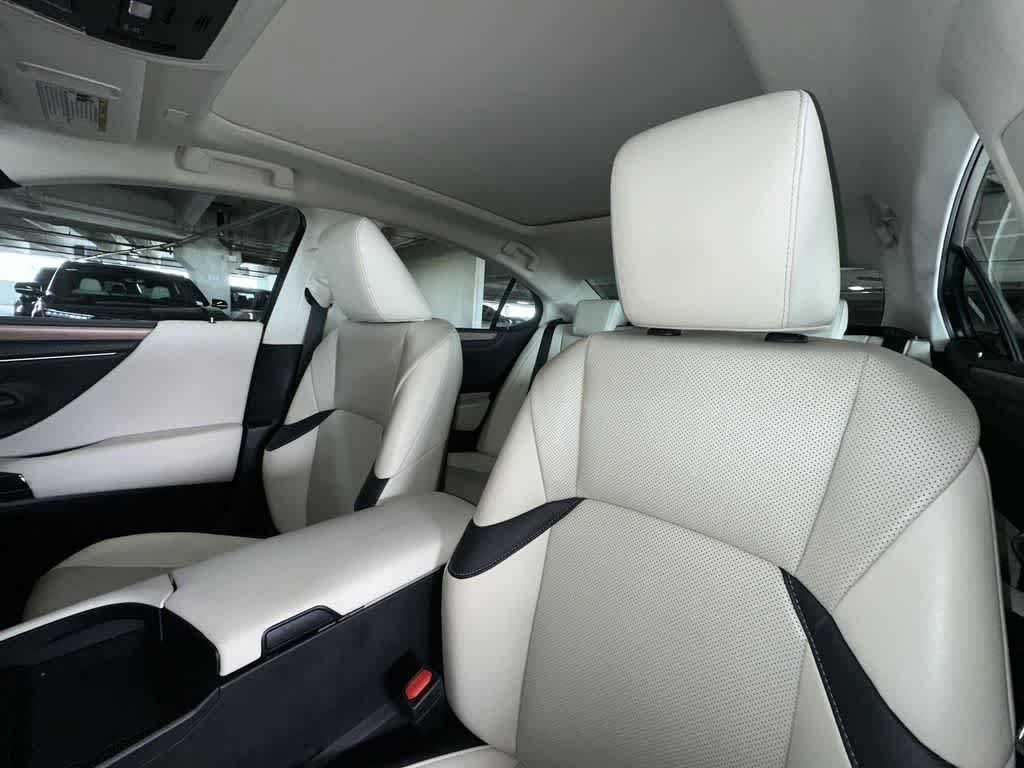 Used 2025 Lexus ES 350 w/ Premium Package FWD image 14