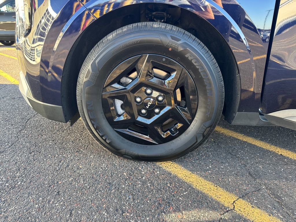 Certified 2025 Kia Carnival image 27