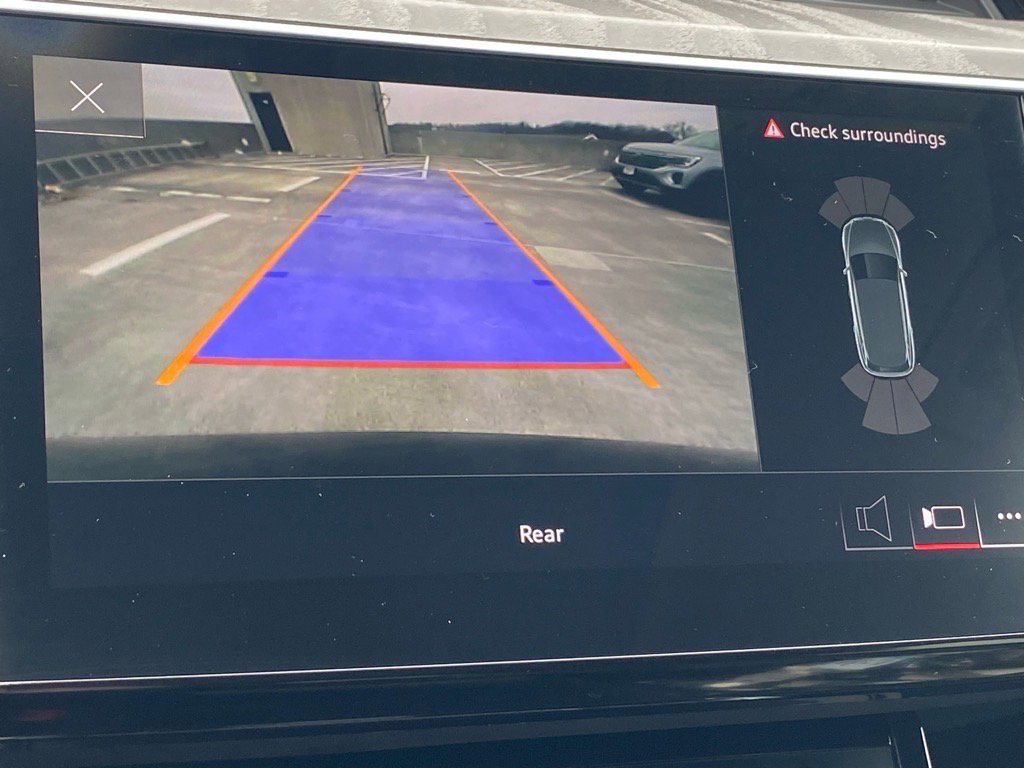 Used 2022 Audi e-tron Premium image 18