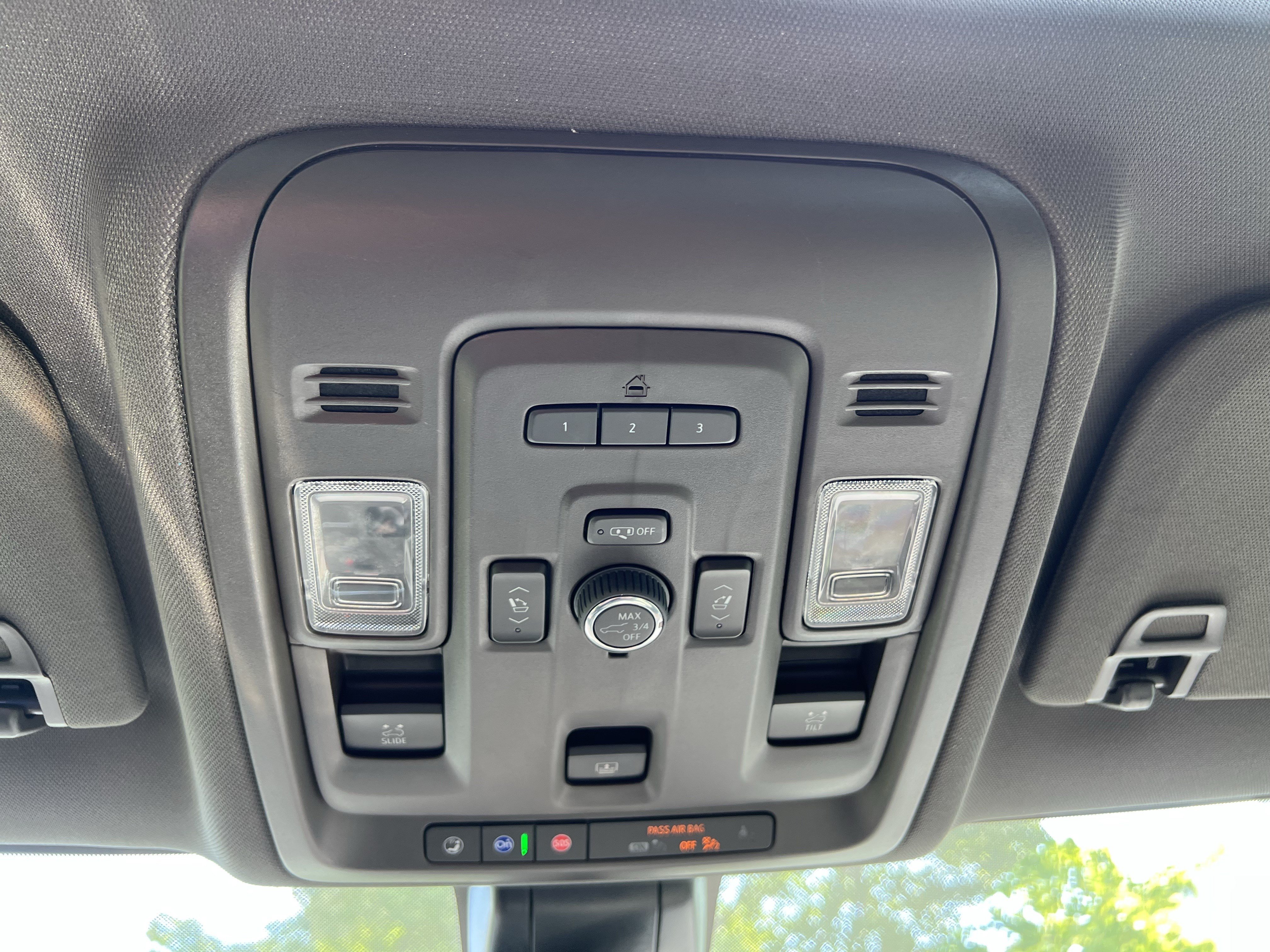 Used 2022 Chevrolet Tahoe LT w/ Luxury Package AWD/4WD image 28