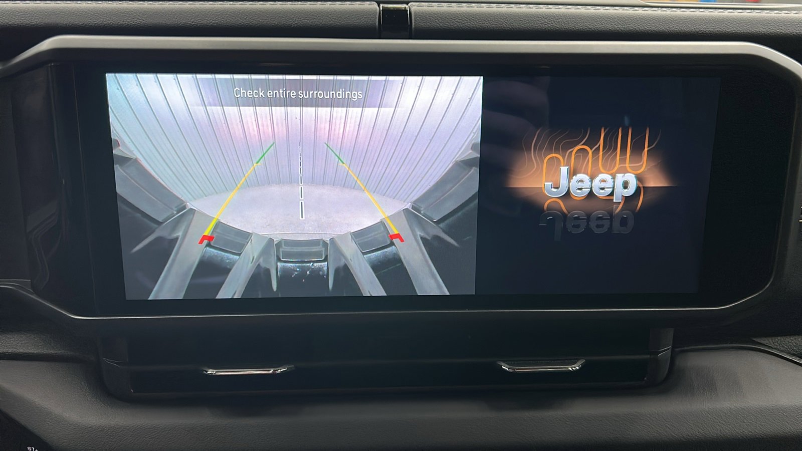 Used 2024 Jeep Wrangler Unlimited Sahara w/ Safety Group image 22