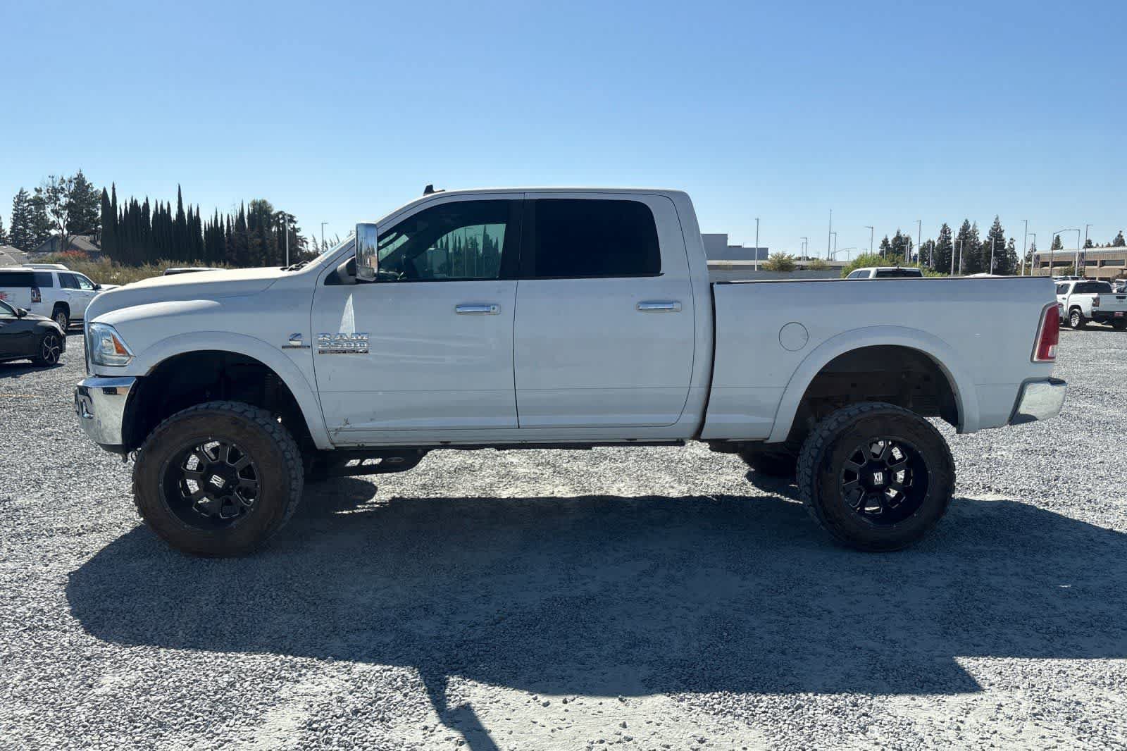 Used 2017 RAM 2500 Laramie AWD/4WD image 6