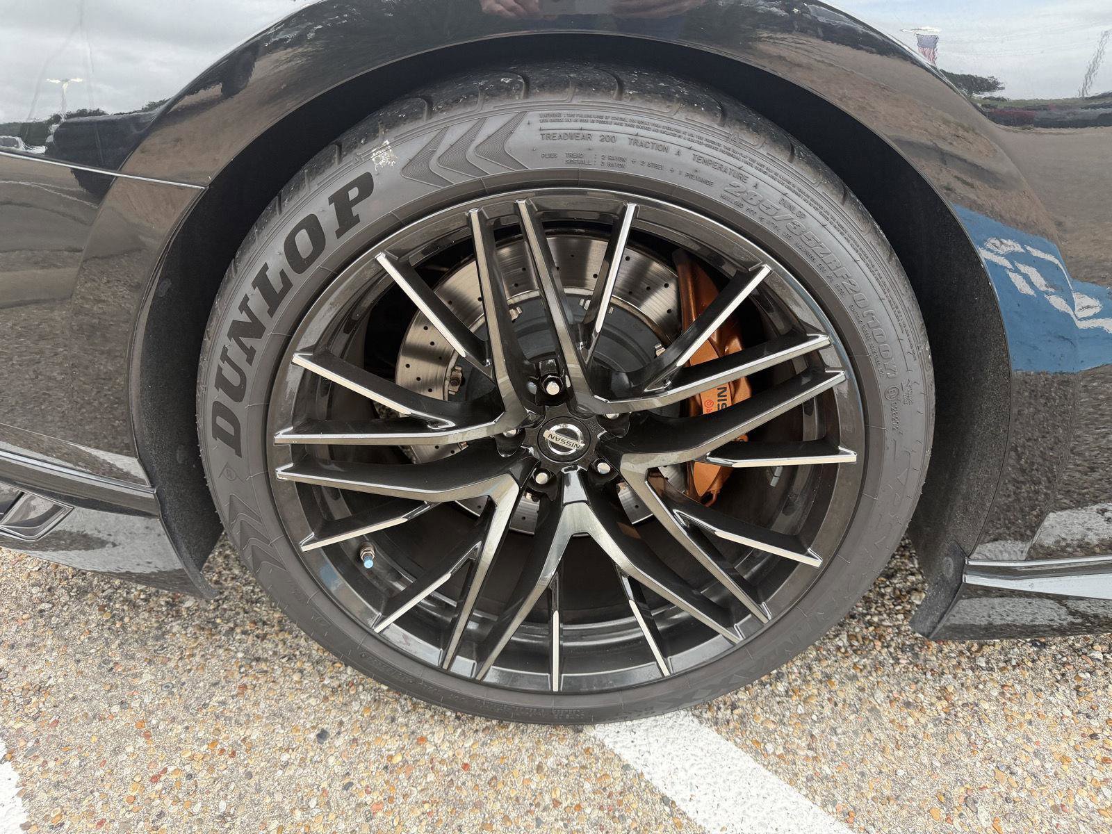 Used 2020 Nissan GT-R Premium w/ Premium Interior Package image 11