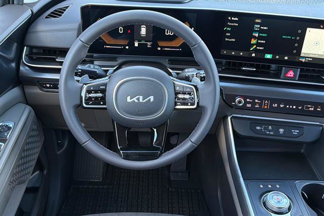 New 2026 Kia Carnival LXS FWD image 15