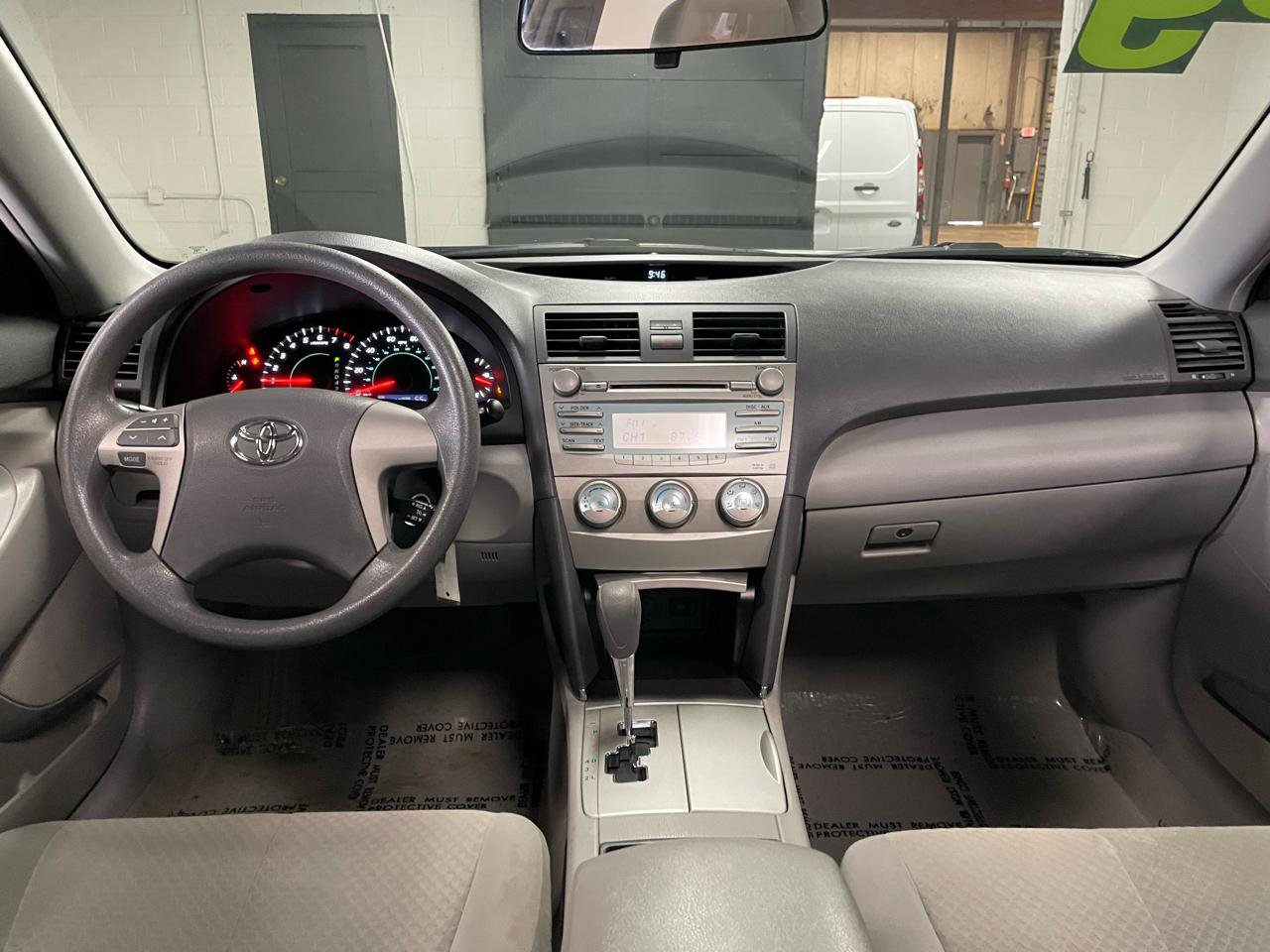 Used 2009 Toyota Camry LE FWD image 18
