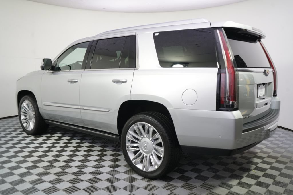 Used 2020 Cadillac Escalade Platinum AWD/4WD image 3