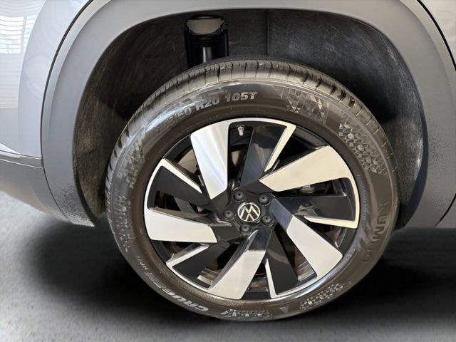 Used 2025 Volkswagen Atlas Cross Sport SE image 36