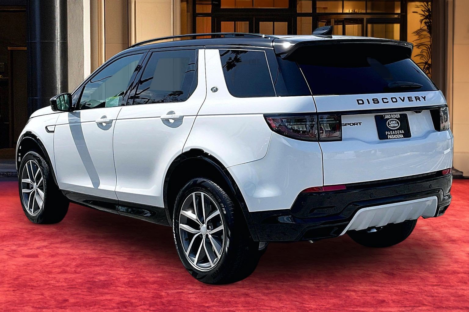 New 2026 Land Rover Discovery Sport Landmark AWD/4WD image 4
