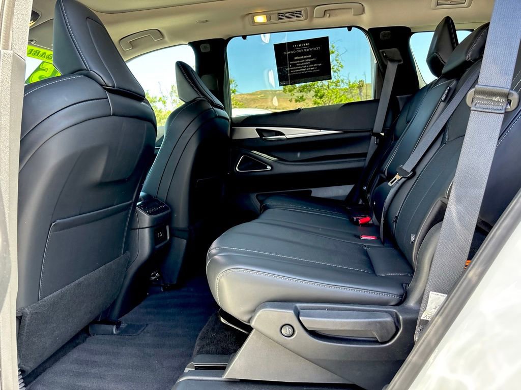 Certified 2025 INFINITI QX60 Luxe w/ Vision Package FWD image 12