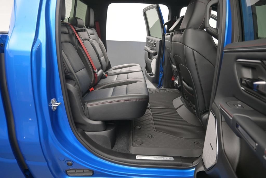New 2026 RAM 1500 Laramie AWD/4WD image 15