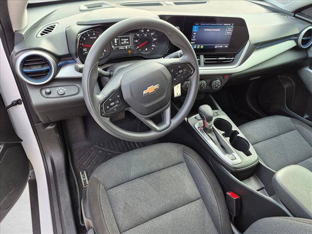 Used 2024 Chevrolet Trax LS w/ LS Convenience Package FWD image 10