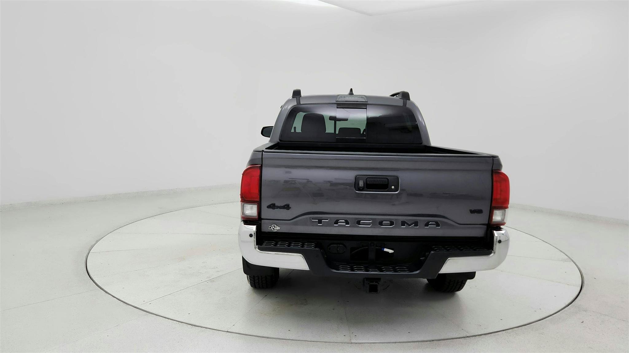 Used 2022 Toyota Tacoma SR5 AWD/4WD image 4