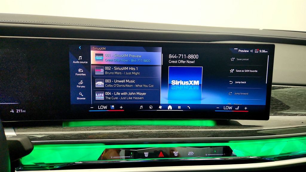 Used 2023 BMW i7 xDrive60 AWD/4WD image 16