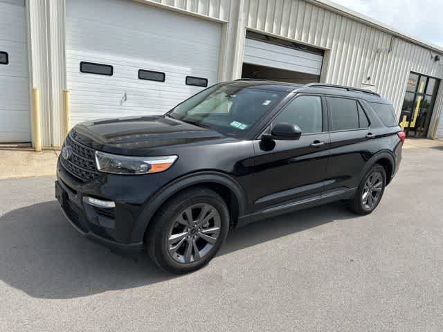 Used 2022 Ford Explorer XLT w/ Equipment Group 202A AWD/4WD image 12