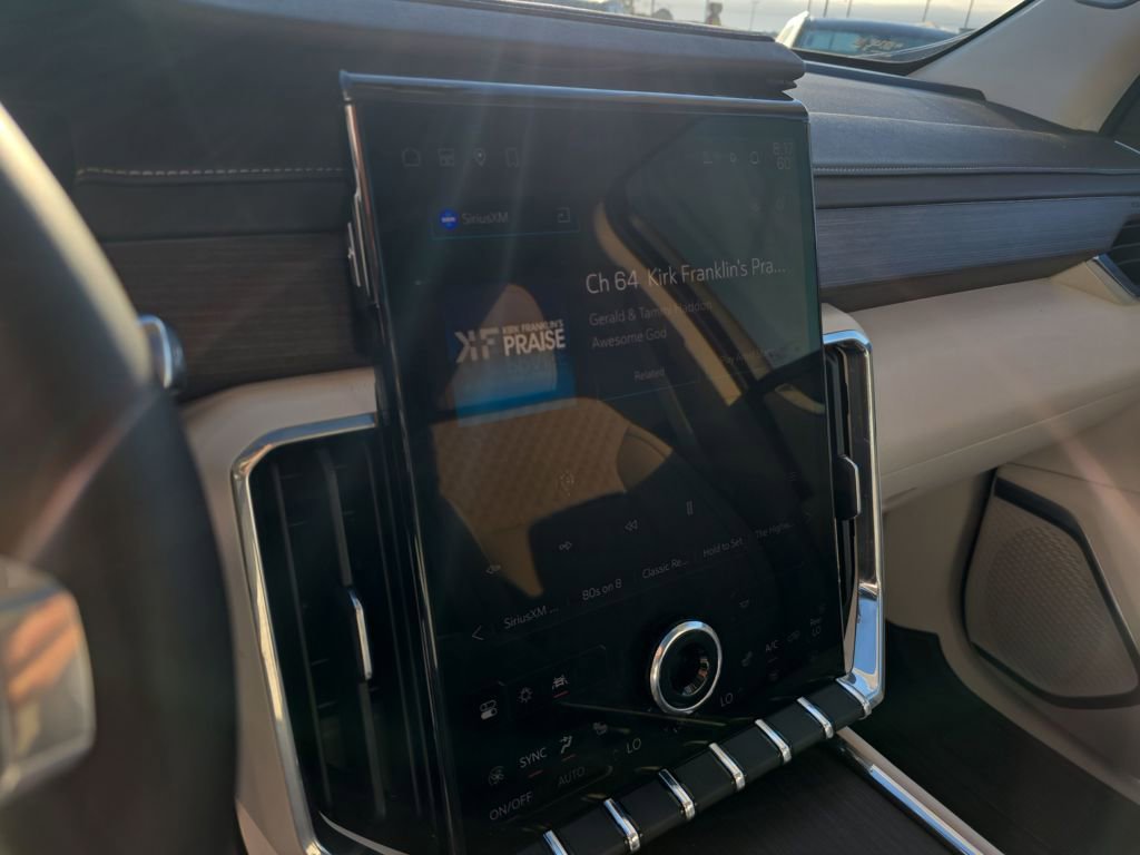 Certified 2024 GMC Acadia Denali w/ Super Cruise Package image 10