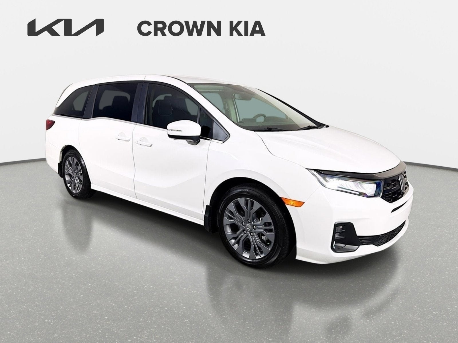 Used 2026 Honda Odyssey Touring image 4