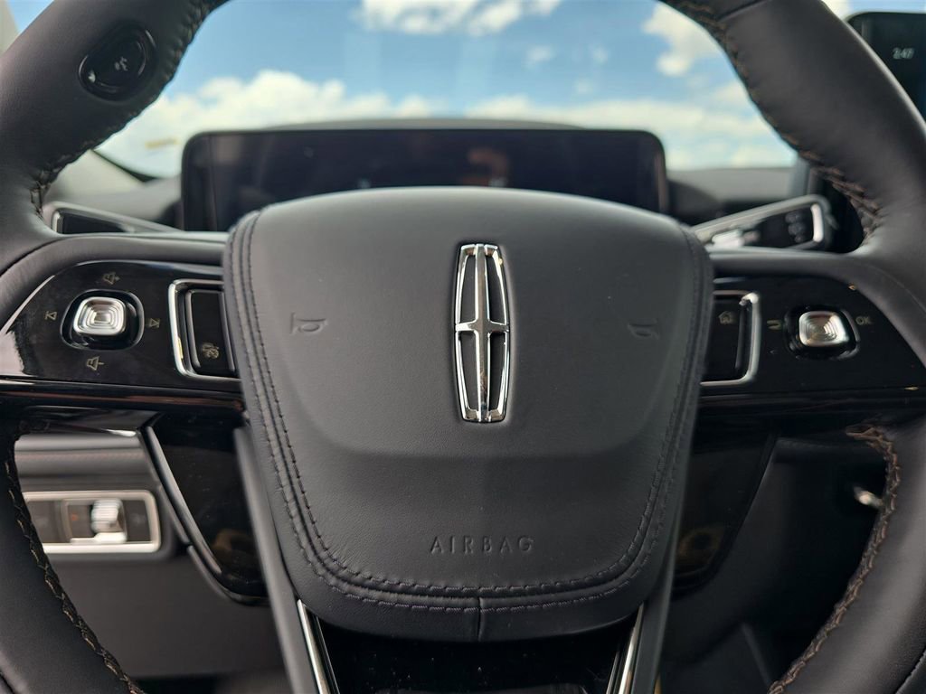 New 2025 Lincoln Aviator 2WD w/ Equipment Group 101A image 24