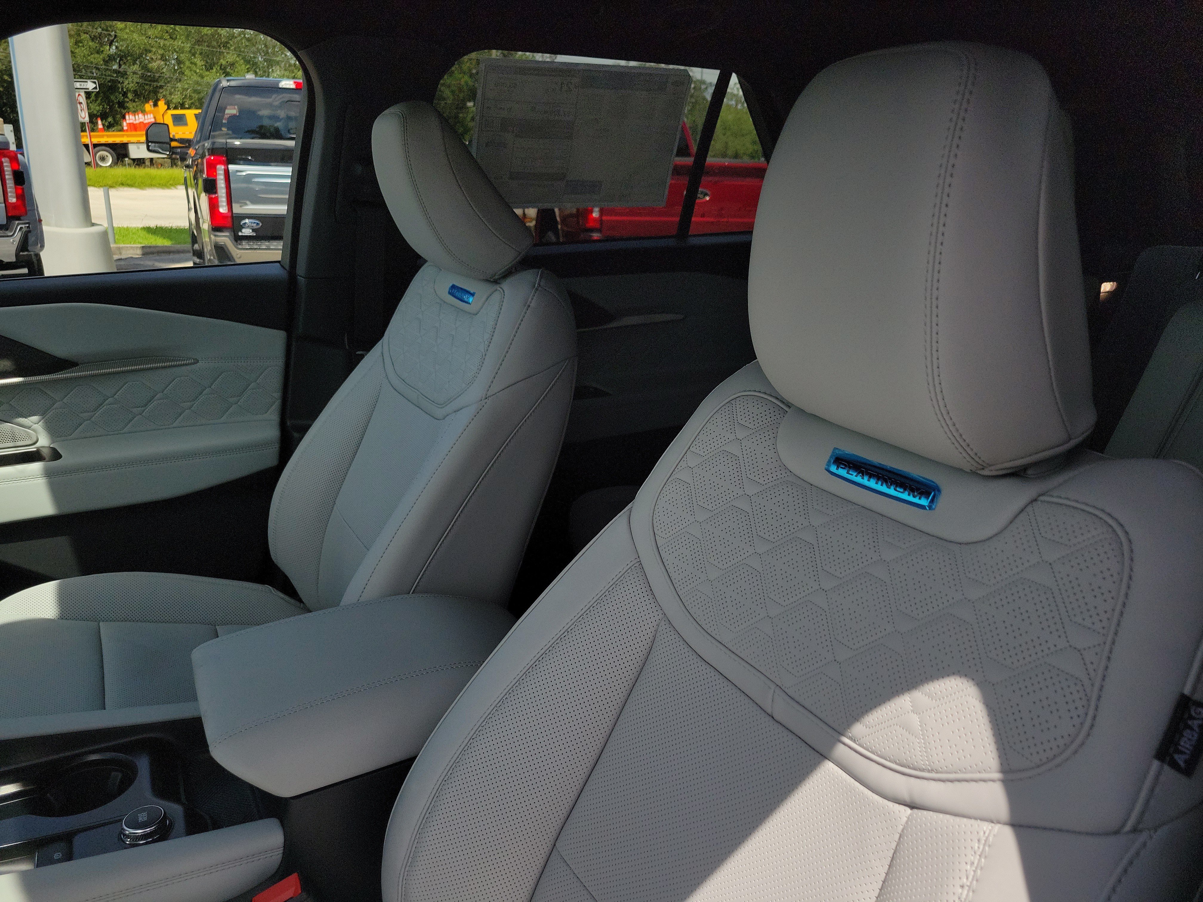 New 2027 Ford Explorer Platinum w/ 3.0L Ultimate Package RWD image 9