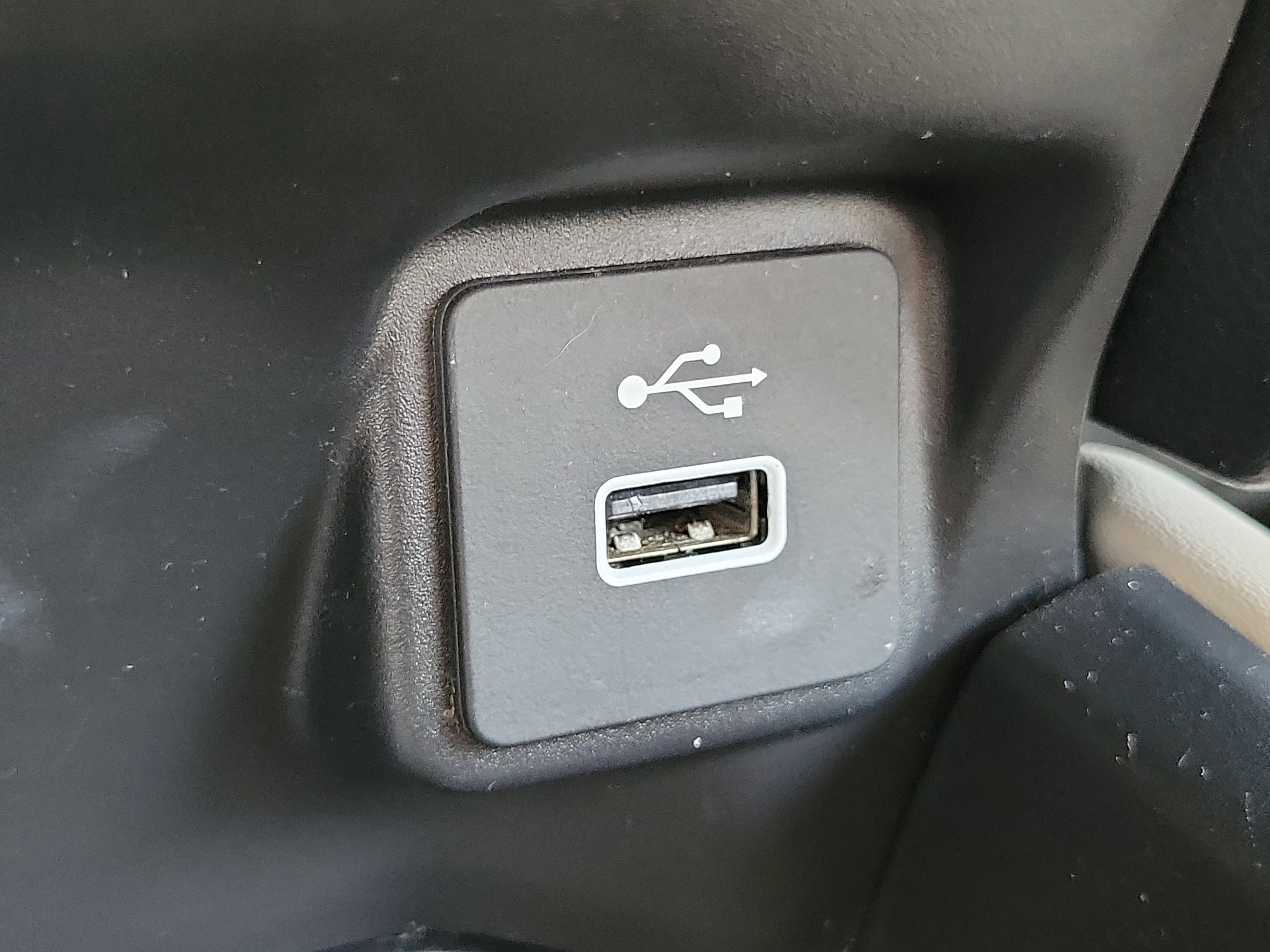 Certified 2024 Honda HR-V LX image 30