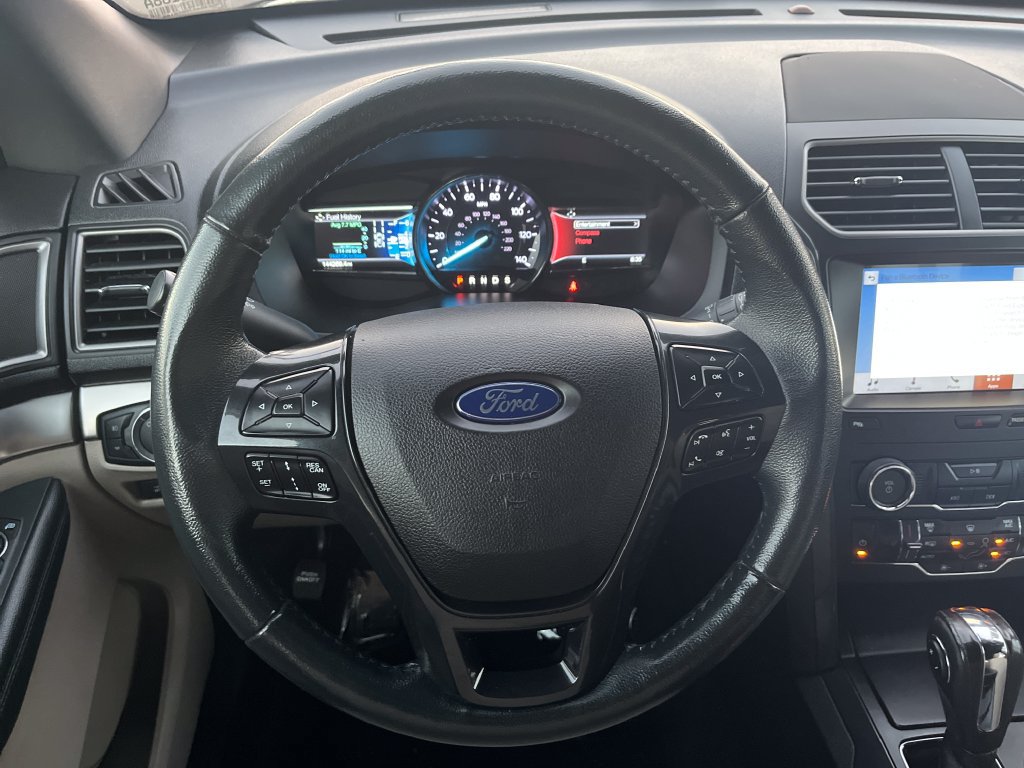 Used 2018 Ford Explorer XLT w/ Equipment Group 202A AWD/4WD image 23