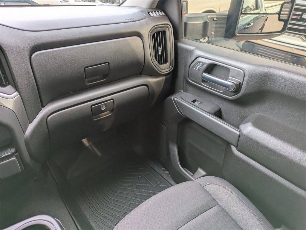 Used 2025 Chevrolet Silverado 2500 Custom w/ Custom Convenience Package image 17
