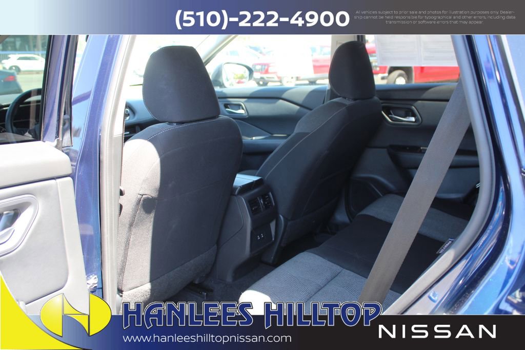 Used 2025 Nissan Rogue SV FWD image 17