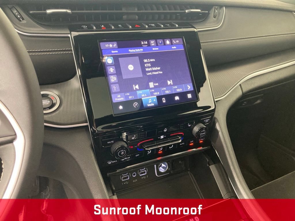 Used 2023 Jeep Grand Cherokee L Laredo AWD/4WD image 2