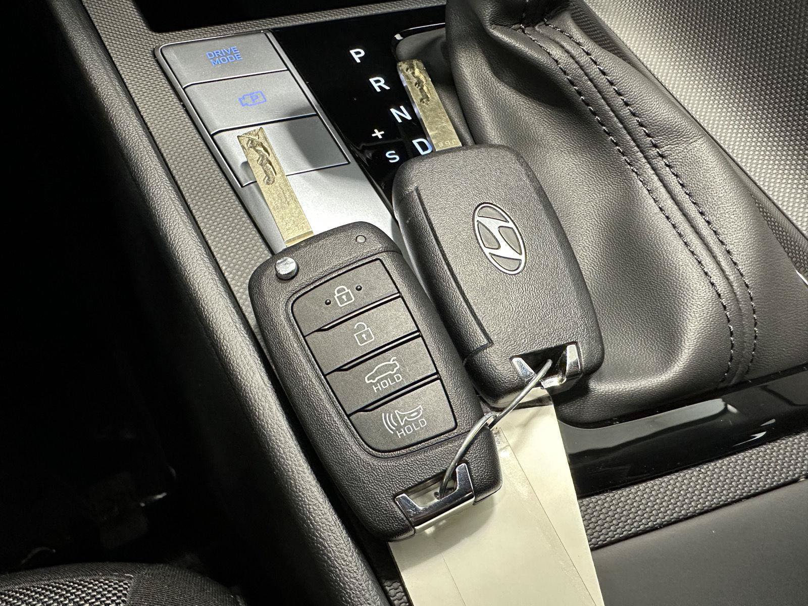 Certified 2024 Hyundai Elantra SE FWD image 28