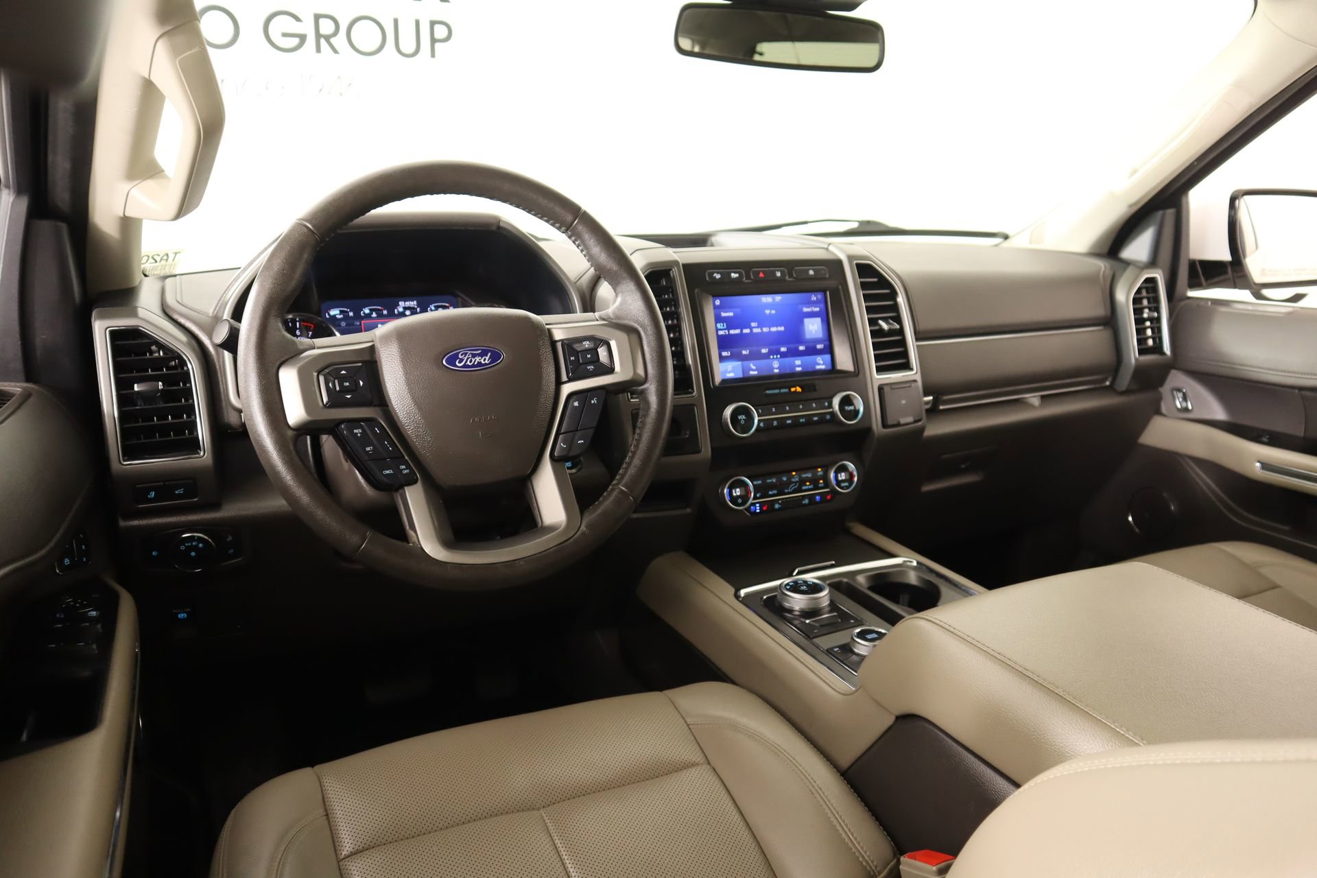 Used 2021 Ford Expedition Max XLT image 2
