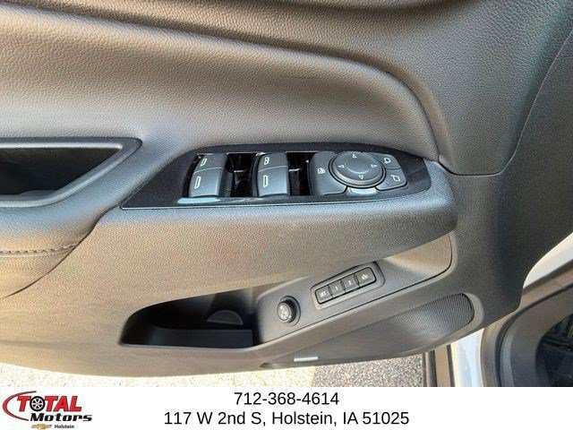 Used 2022 Chevrolet Equinox Premier AWD/4WD image 10