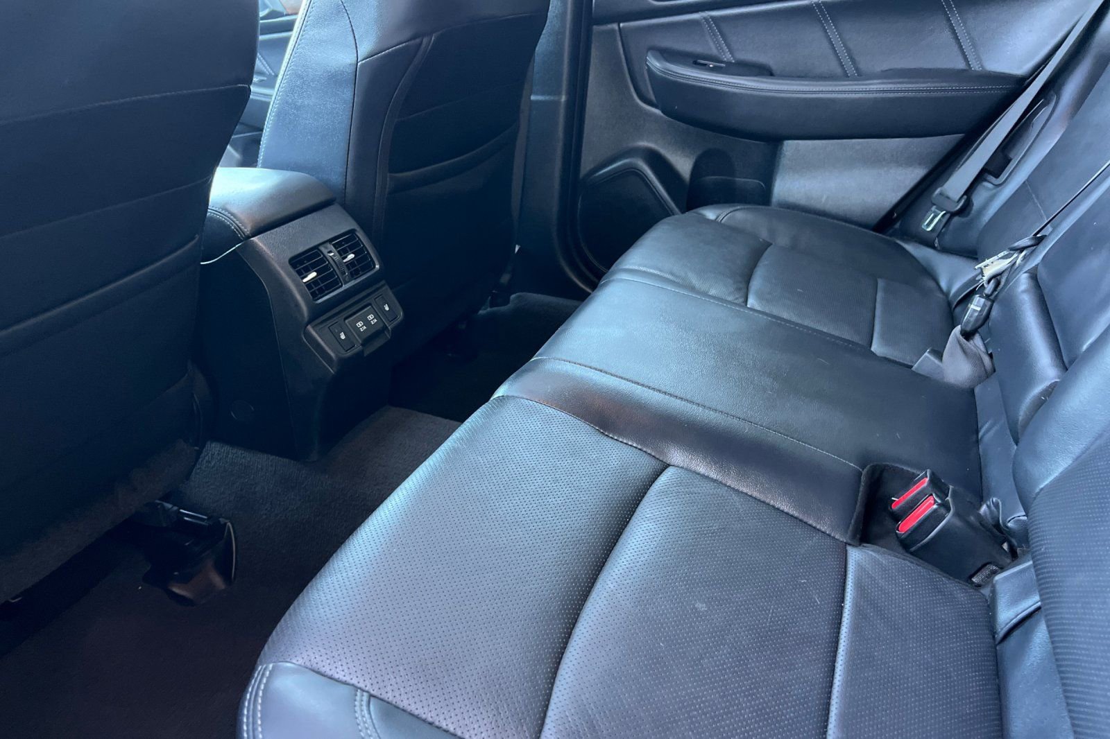 Used 2019 Subaru Outback 3.6R Limited AWD/4WD image 12